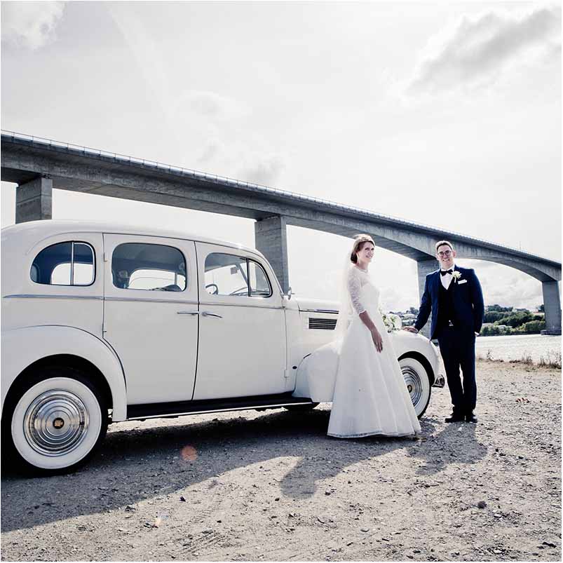 a wedding photographer took this picture from a rooftop